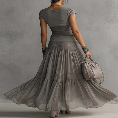 Conjunto Gris de Top de Encaje y Falda Maxi Plisada