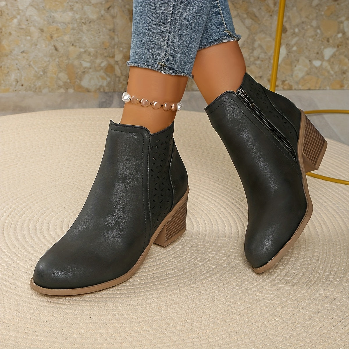 Talen | Women's orthopedic boots with cutout details and non-slip sole