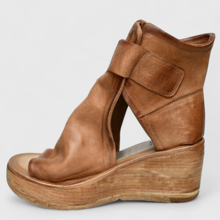 Jess | Orthopedic wedge sandals with triple arch support