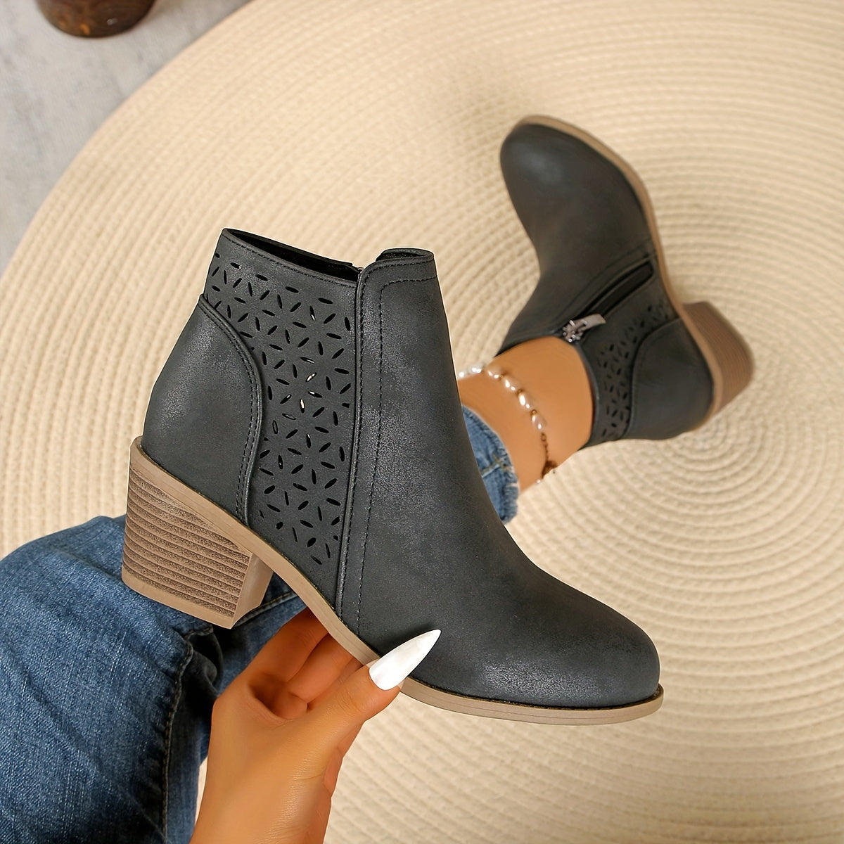 Talen | Women's orthopedic boots with cutout details and non-slip sole