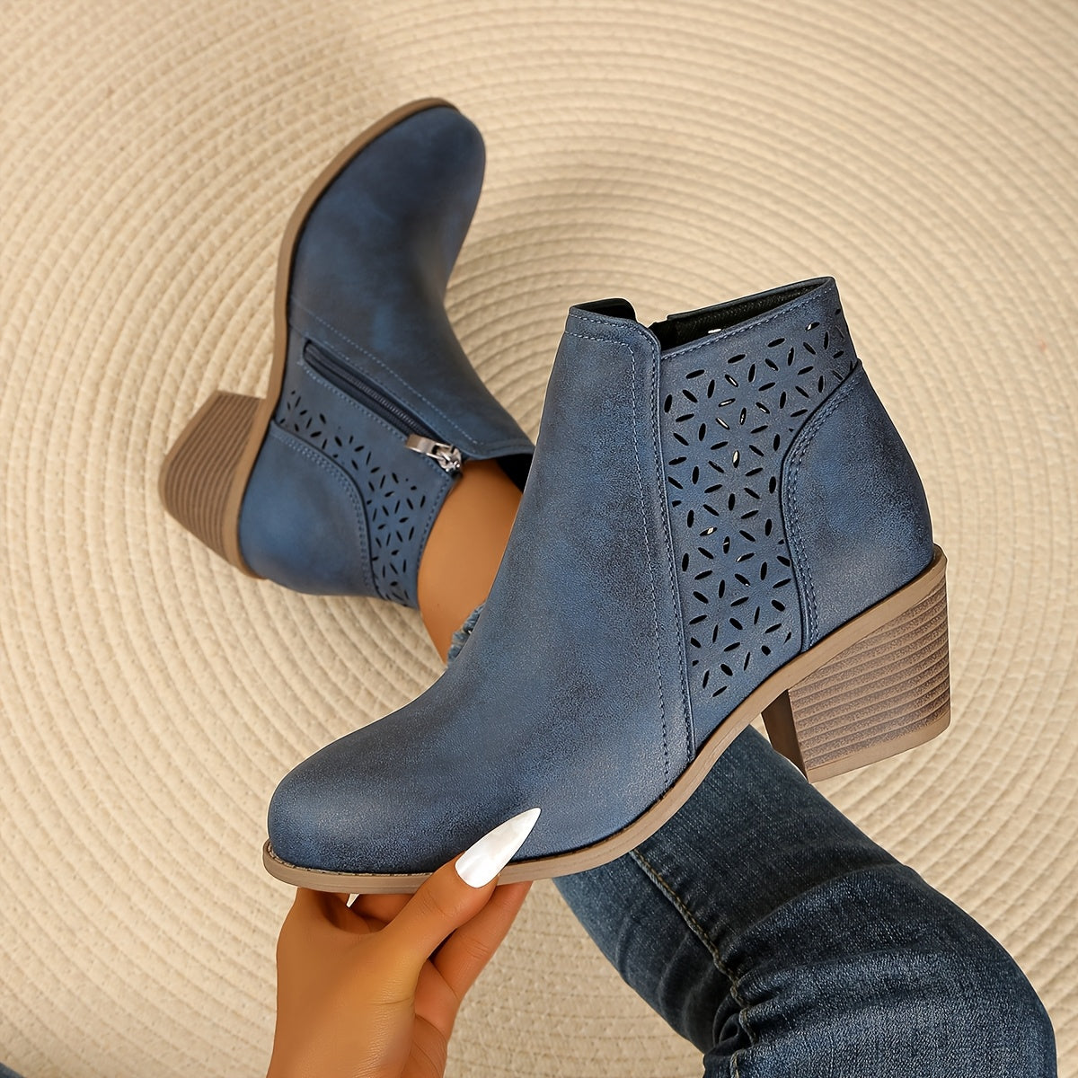 Talen | Women's orthopedic boots with cutout details and non-slip sole