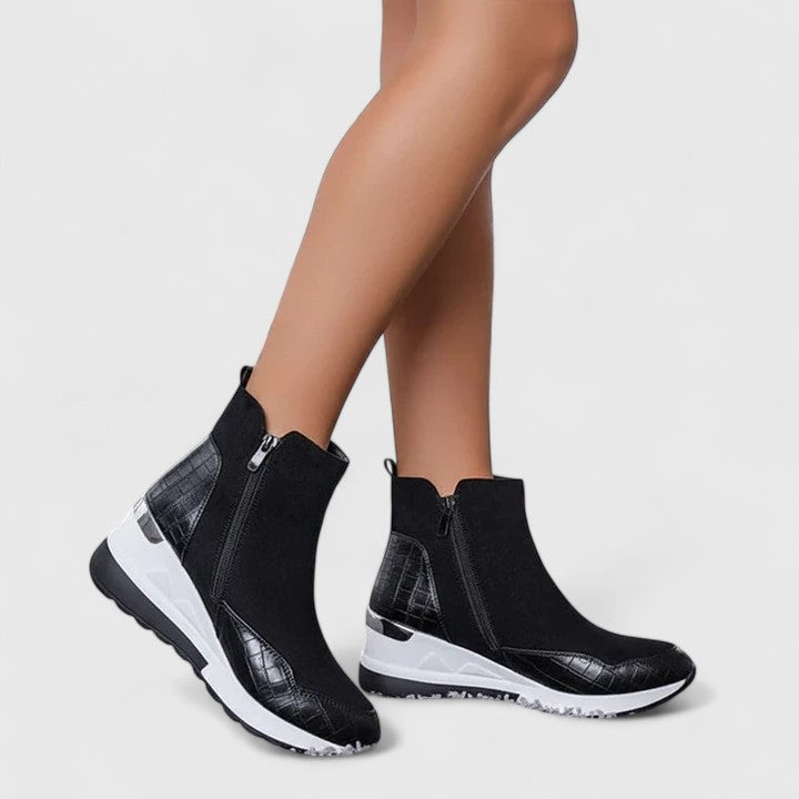 Maele | Women's suede ankle boots with zipper, inner wedge, and non-slip sole