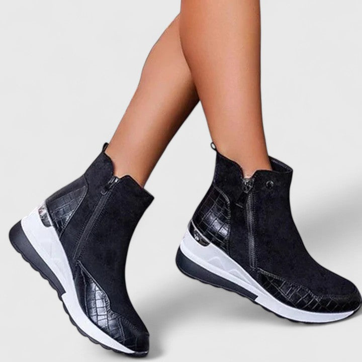Maele | Women's suede ankle boots with zipper, inner wedge, and non-slip sole