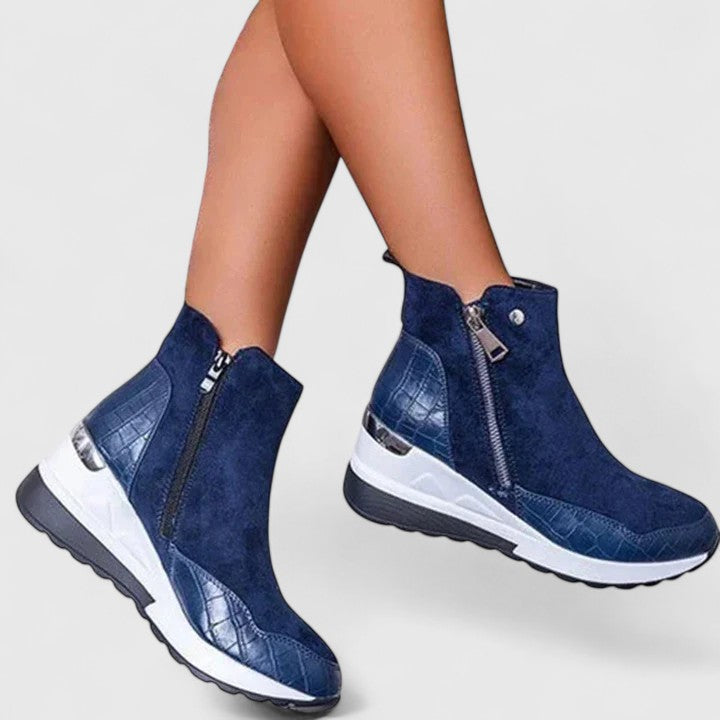 Maele | Women's suede ankle boots with zipper, inner wedge, and non-slip sole