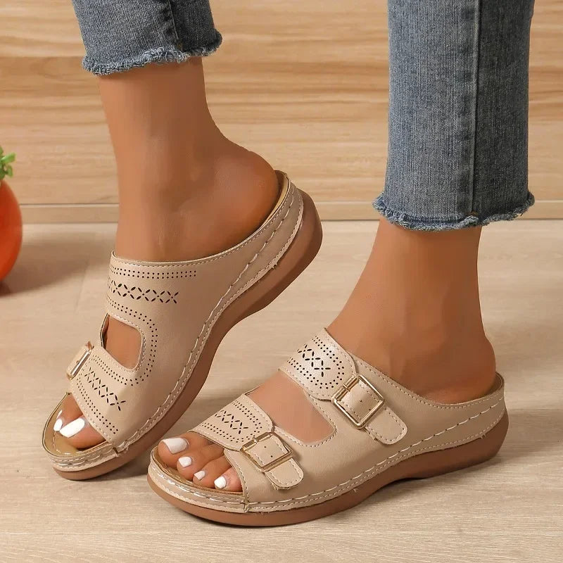 Jasmine | Sandals with adjustable straps, arch support, and platform sole