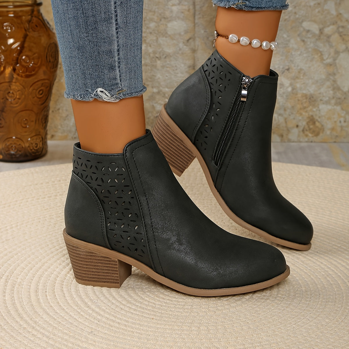 Talen | Women's orthopedic boots with cutout details and non-slip sole