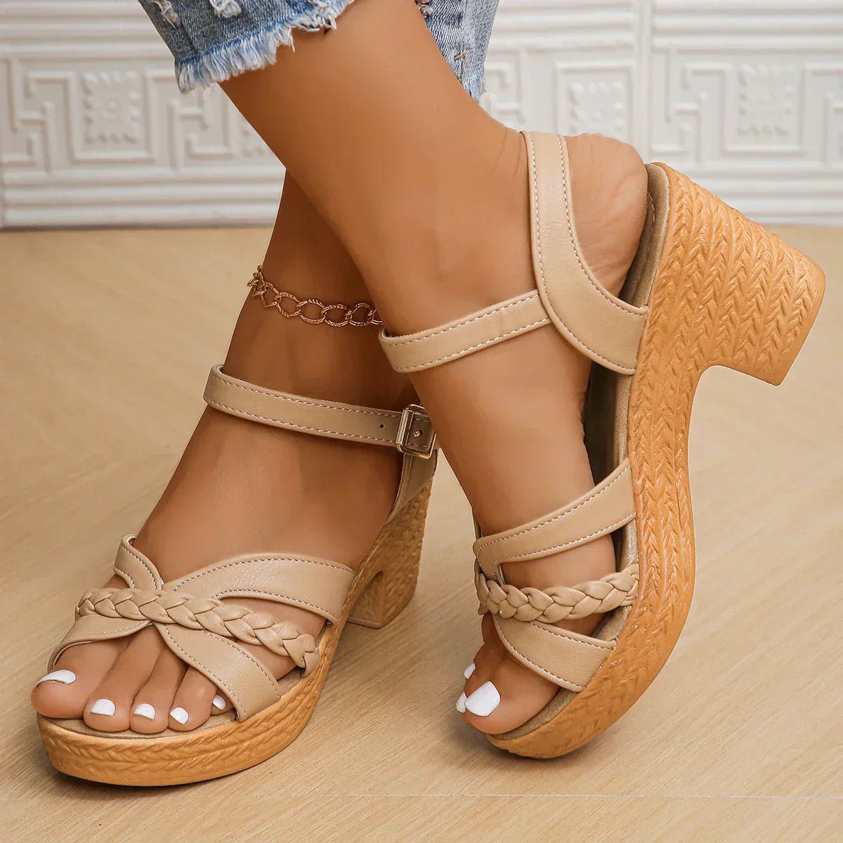 Chloe | Adjustable cross-strap sandals with braided sole