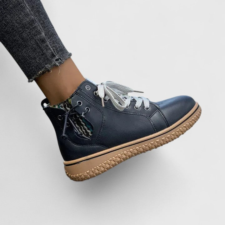 Nyrah | Women's orthopedic lace-up boots with non-slip sole and lined interior