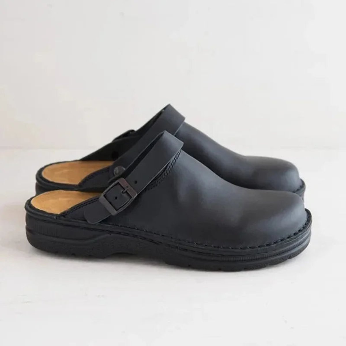 Daniel | Men's Leather Clogs with Buckle and Closed Toe