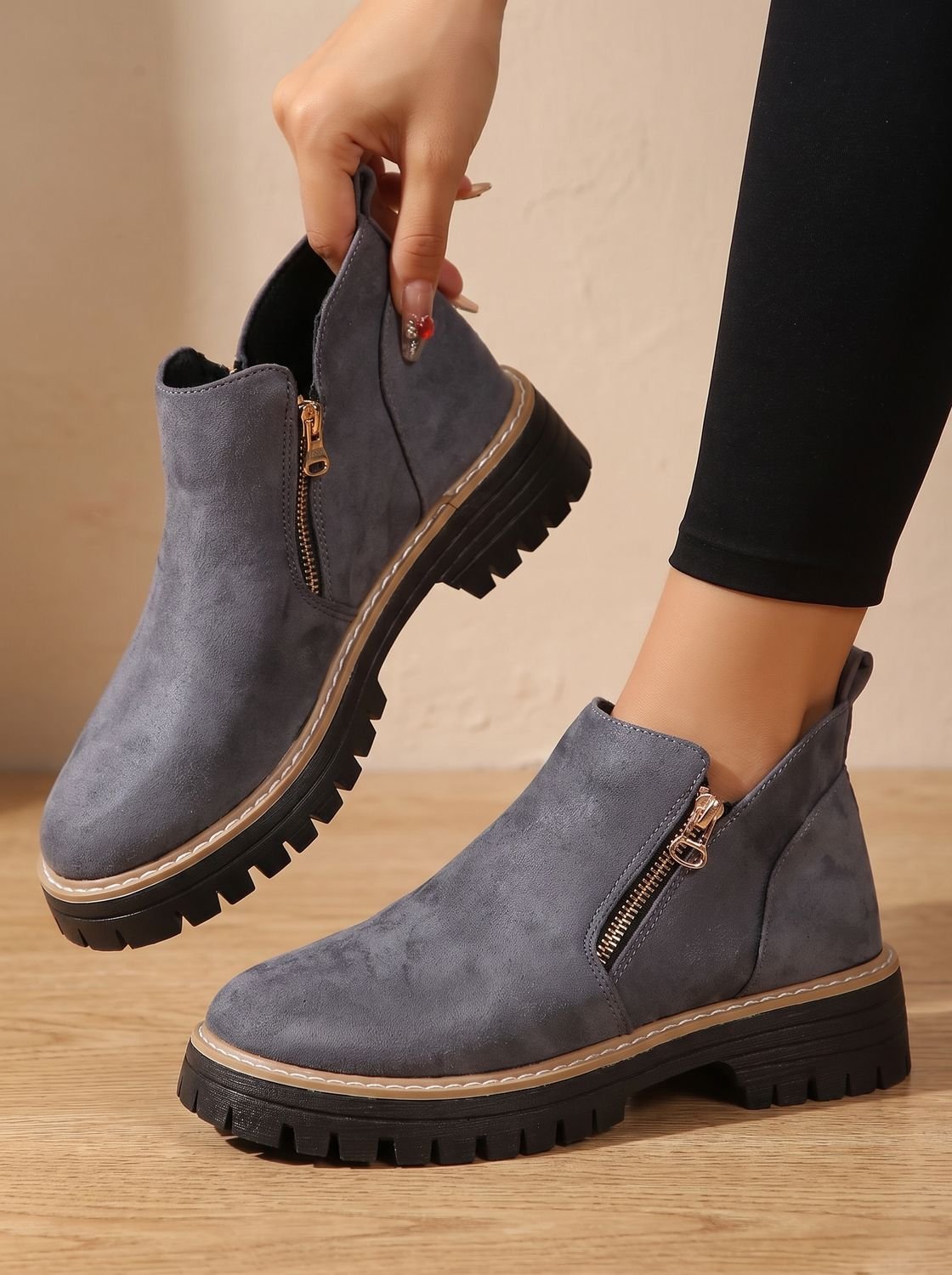 Amelia | Botines ortopédicos para mujer con estampado leopardo y cremallera lateral