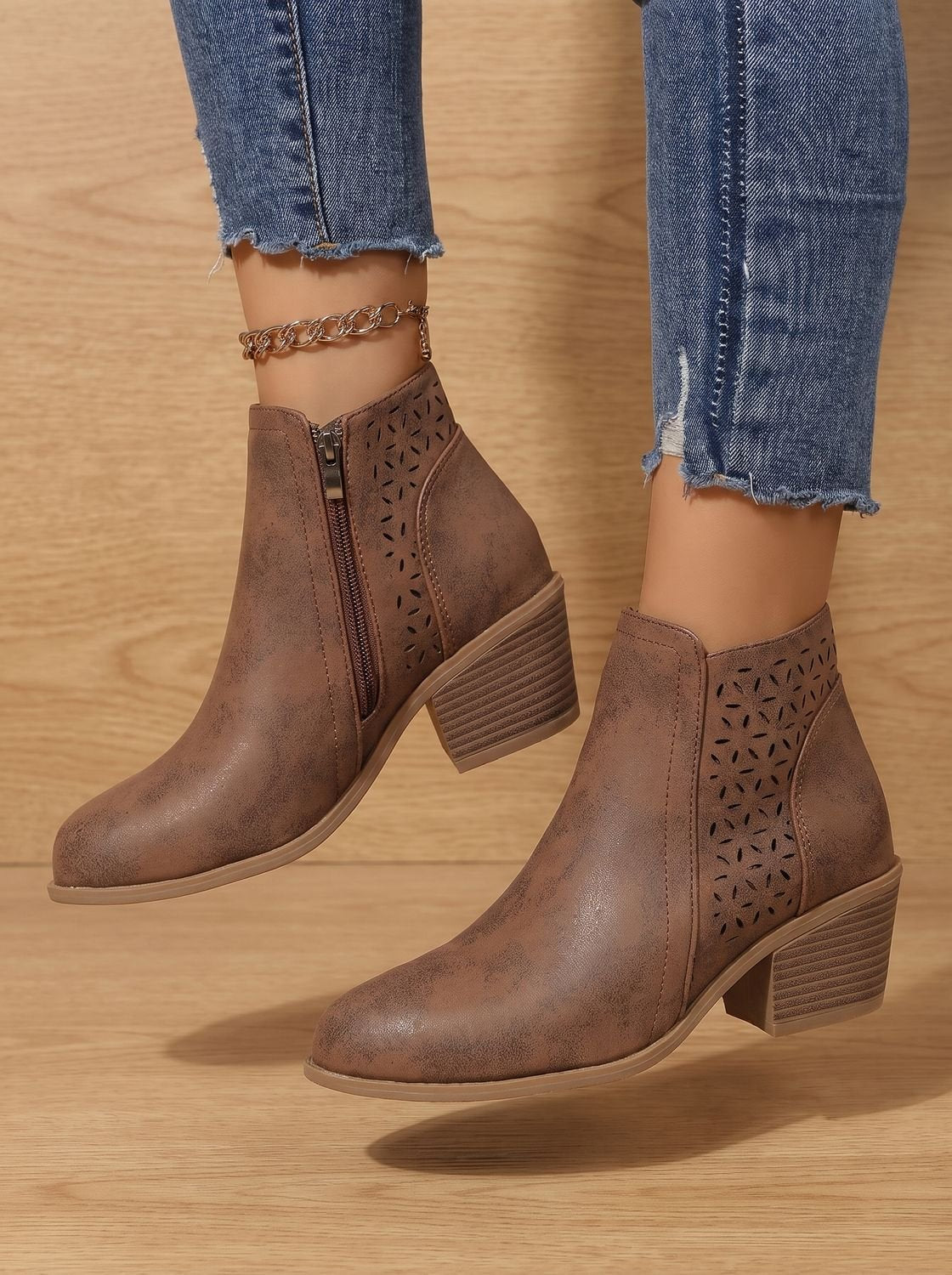 Mia | Women's openwork orthopedic ankle boots with block heel