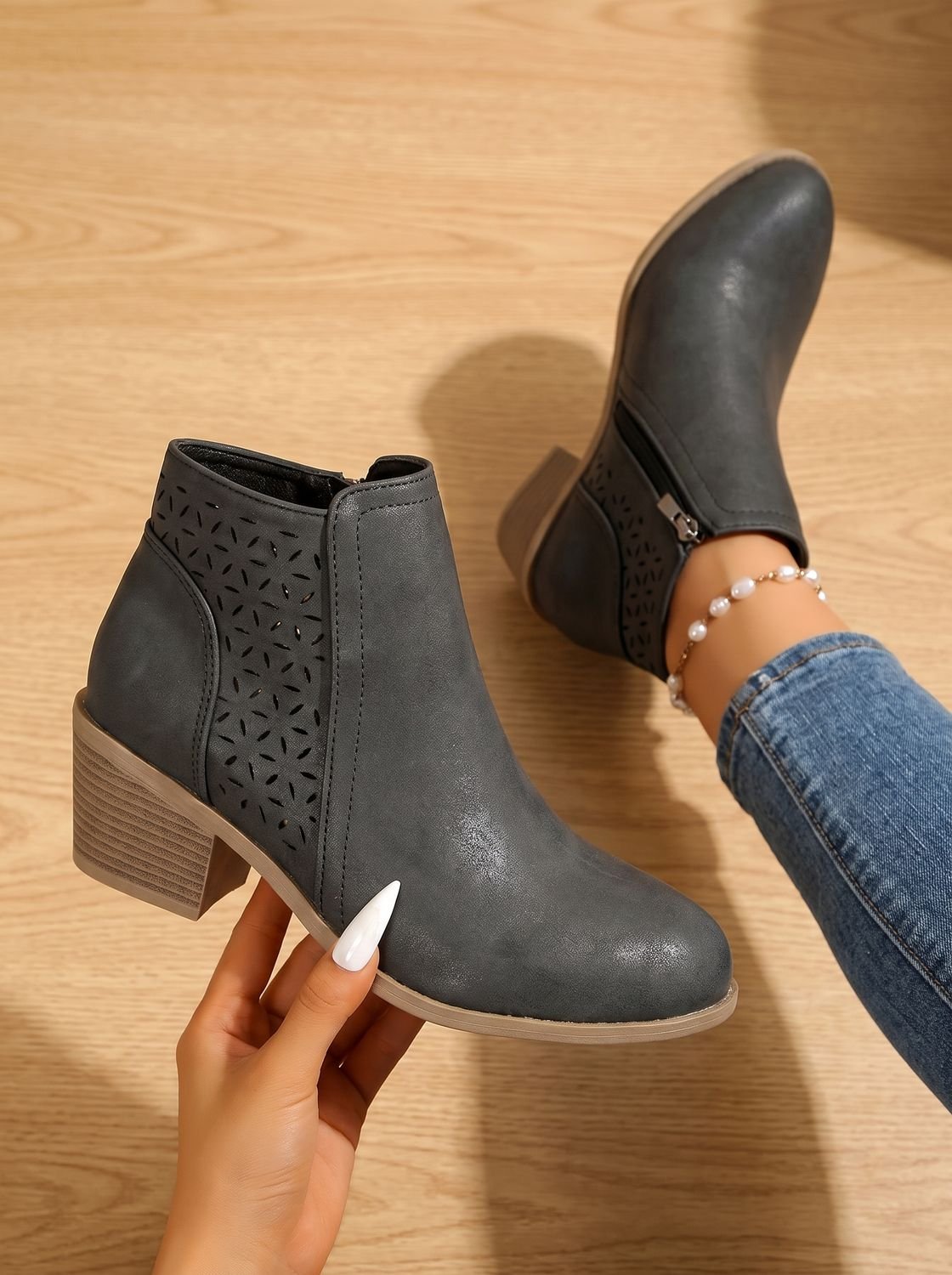Mia | Women's openwork orthopedic ankle boots with block heel