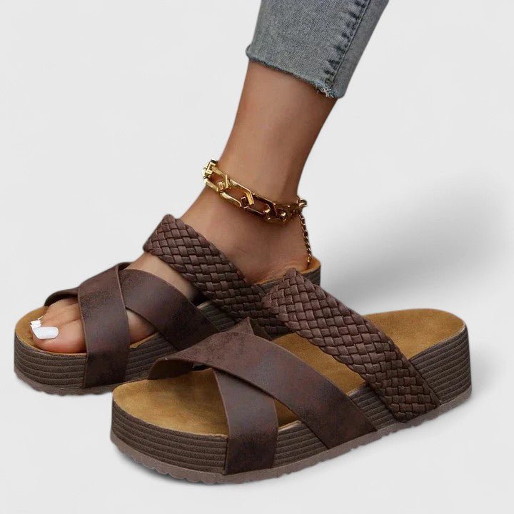 Amelia | Sandalias ortopédicas de plataforma con tiras cruzadas trenzadas
